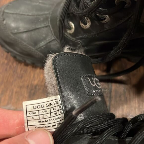 UGG Adirondack II Black Grey Gray Waterproof Leather Snow Boots Size US 5 GUC - Picture 9 of 11
